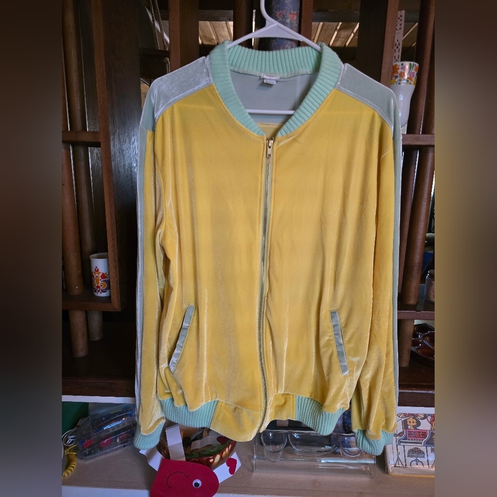 Solstice Yellow and Mint Green Zip-Up Jacket Large